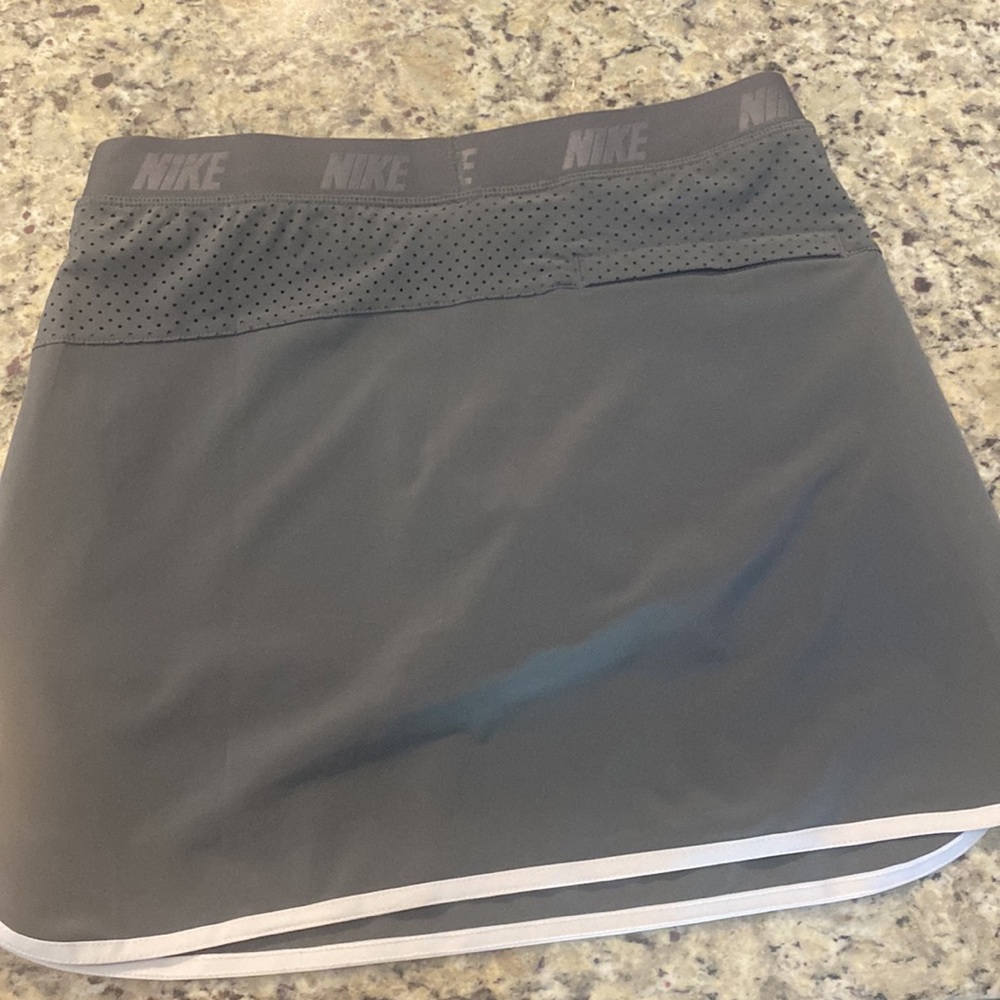 Nike golf skirt - Picture 2 of 3